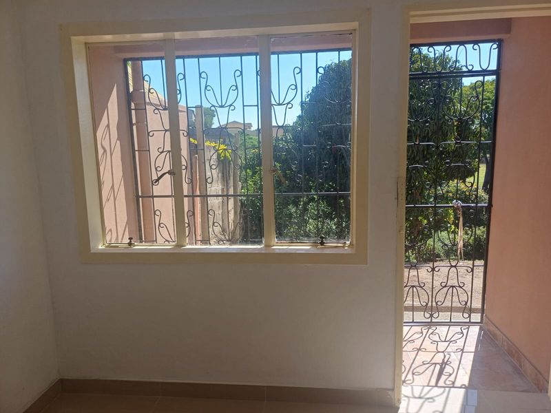 Spacious Three Bedroom Home in Rydalvale for Sale - Photo 5