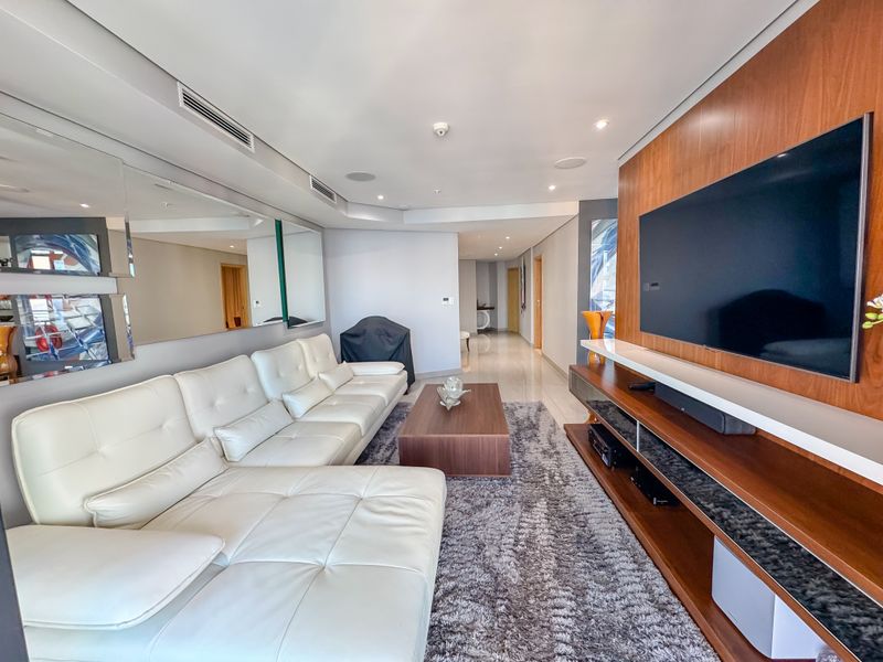 Luxury Living at Its Finest | Stunning 4 Bedroom, 5.5 Bathroom Family Home - Photo 3