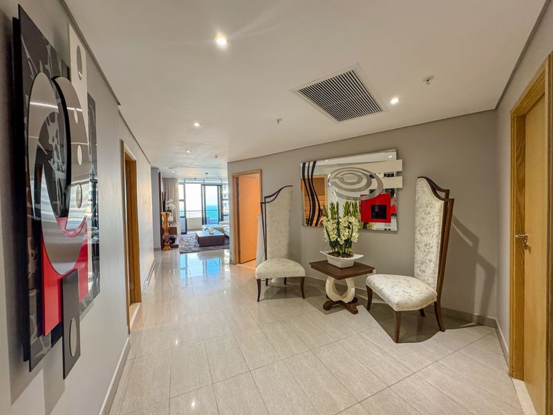 Luxury Living at Its Finest | Stunning 4 Bedroom, 5.5 Bathroom Family Home - Photo 4