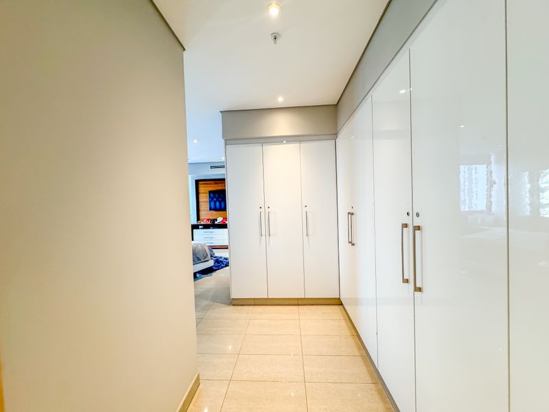 Luxury Living at Its Finest | Stunning 4 Bedroom, 5.5 Bathroom Family Home - Photo 9