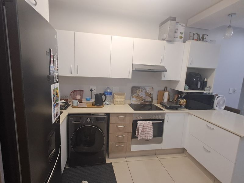 Modern 2 Bedroom, 2 Bathroom Apartment To Rent | Spacious, Secure & Perfectly Located - Photo 3