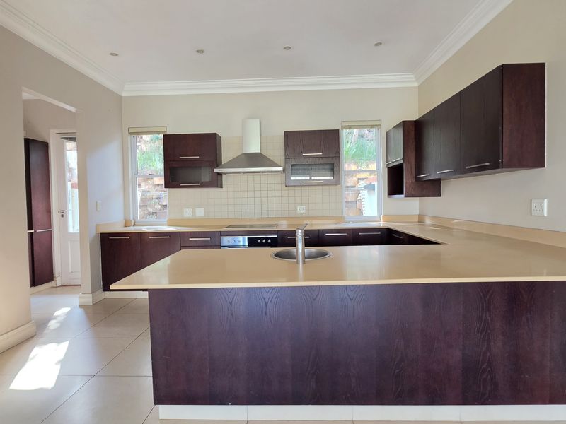 Townhouse For Sale In Mount Edgecombe - Photo 5