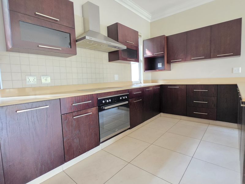 Townhouse For Sale In Mount Edgecombe - Photo 4