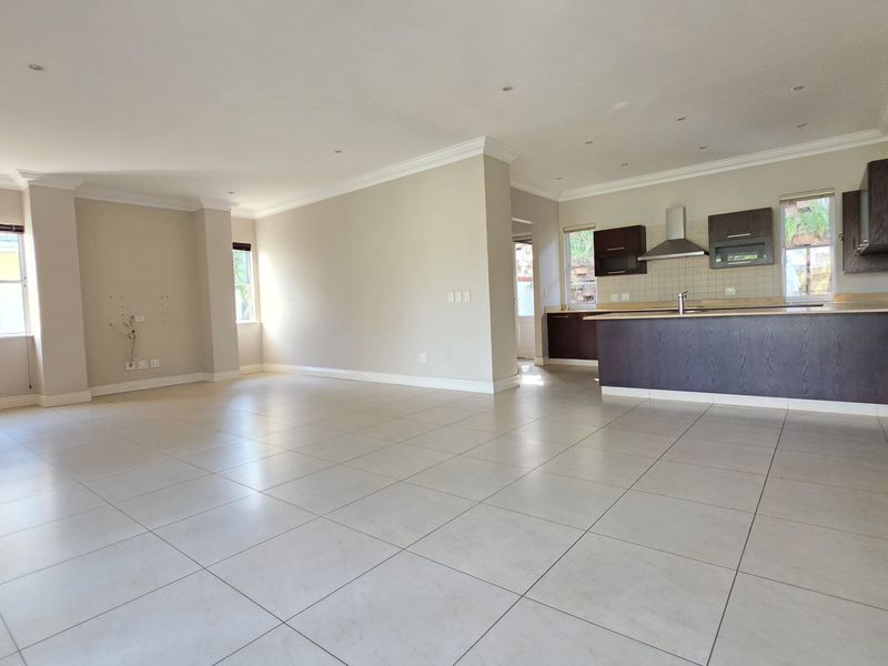 Townhouse For Sale In Mount Edgecombe - Photo 8