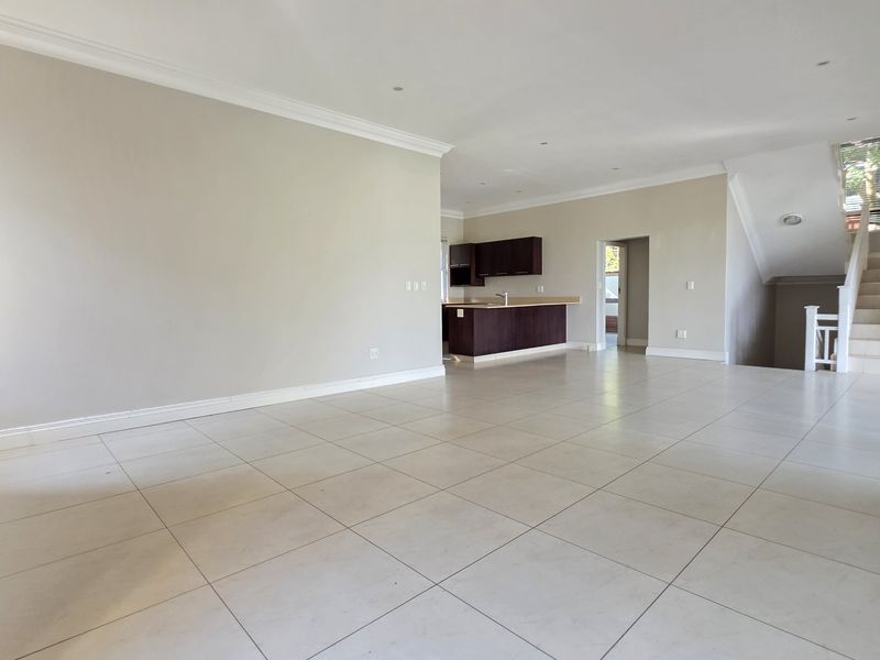 Townhouse For Sale In Mount Edgecombe - Photo 7
