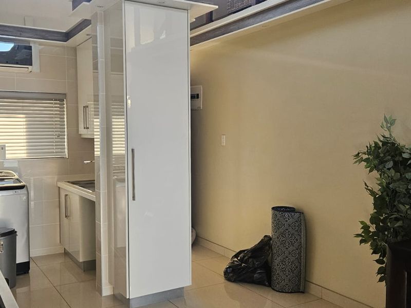 Prime Property presents The Raffles Penthouse for rent - Photo 6