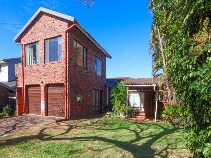 3 bedroom House with granny flat & pool - Photo 3