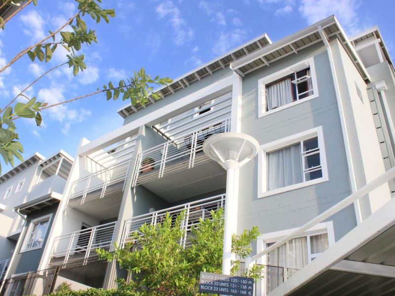 Stylish Yet Practical 2 Bedroom 2 Bathroom Apartment in the Paulshof - Photo 8