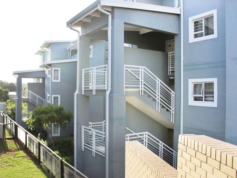 Stylish Yet Practical 2 Bedroom 2 Bathroom Apartment in the Paulshof - Photo 10