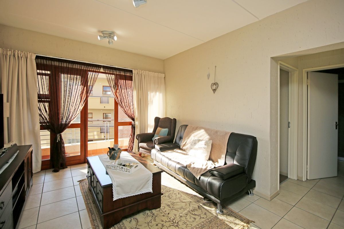 1 Bedroom 1 Bathroom Second floor apartment available in Douglasgate, Douglasdale - Photo 4