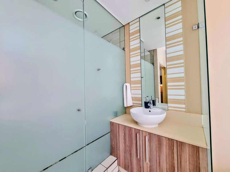 2 Bath Apartment at The Tyrwhitt - Photo 8
