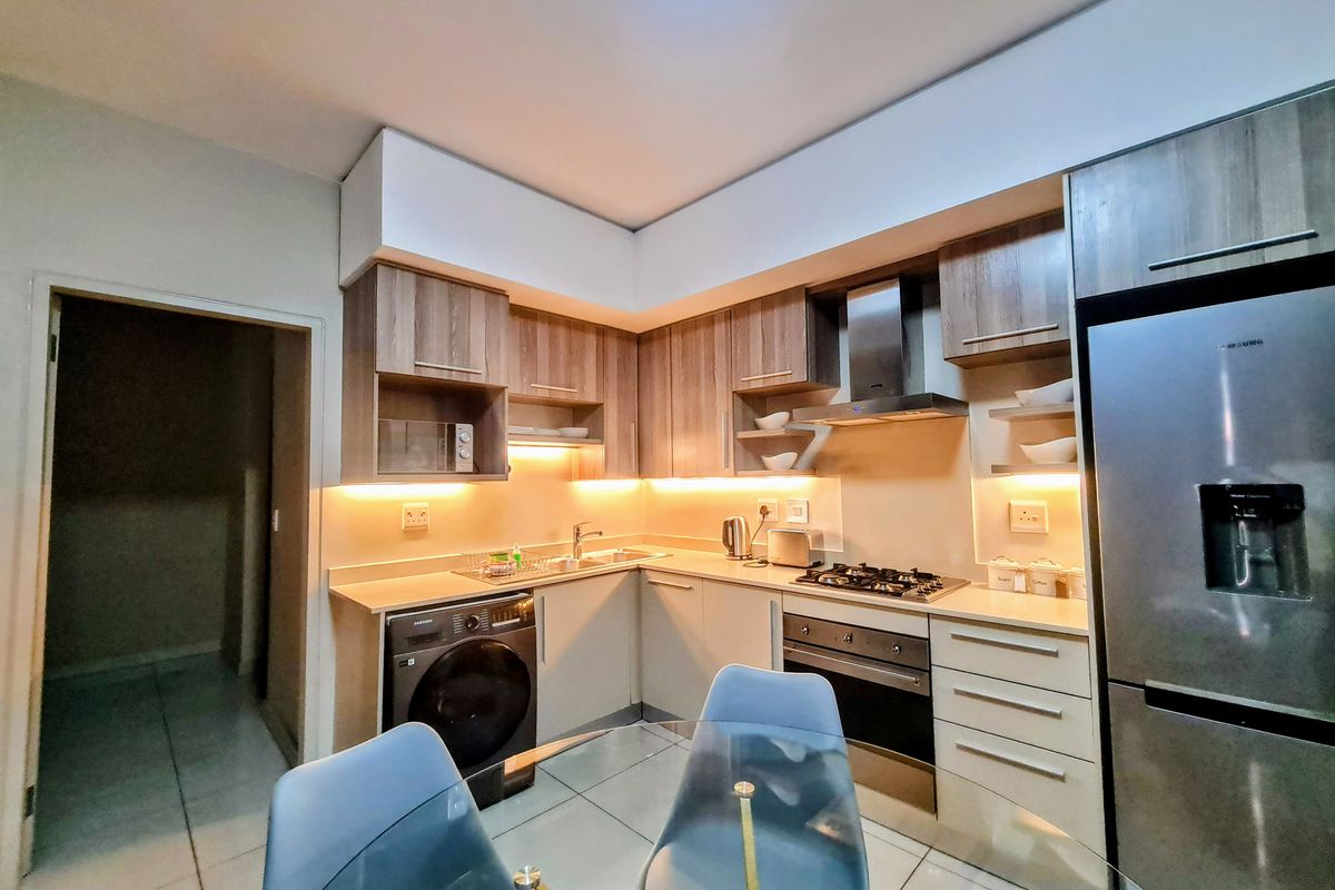 2 Bath Apartment at The Tyrwhitt - Photo 5