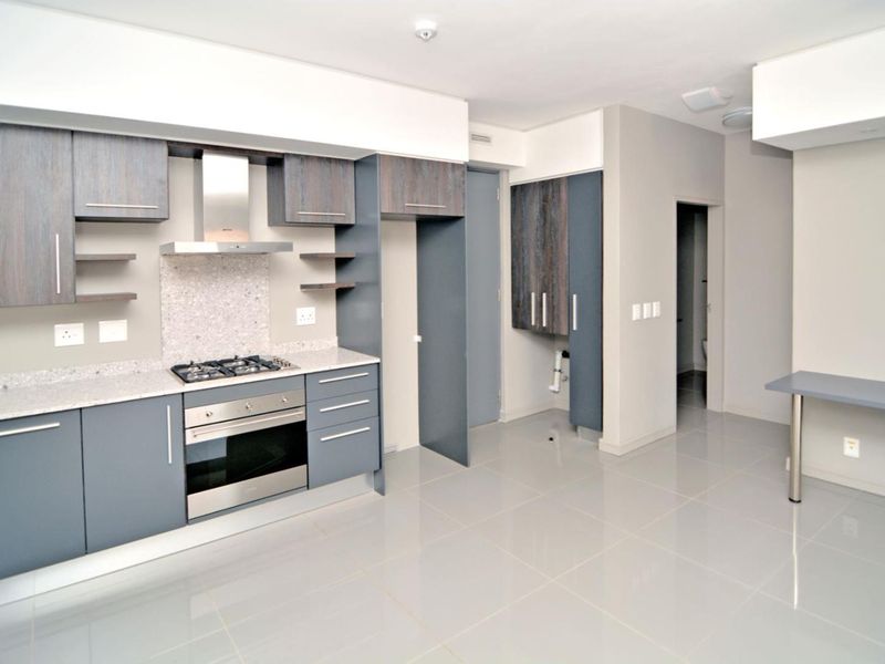 Situated in the Heart of Rosebank 2 Bedroom 2 Bathroom Apartment - Photo 3