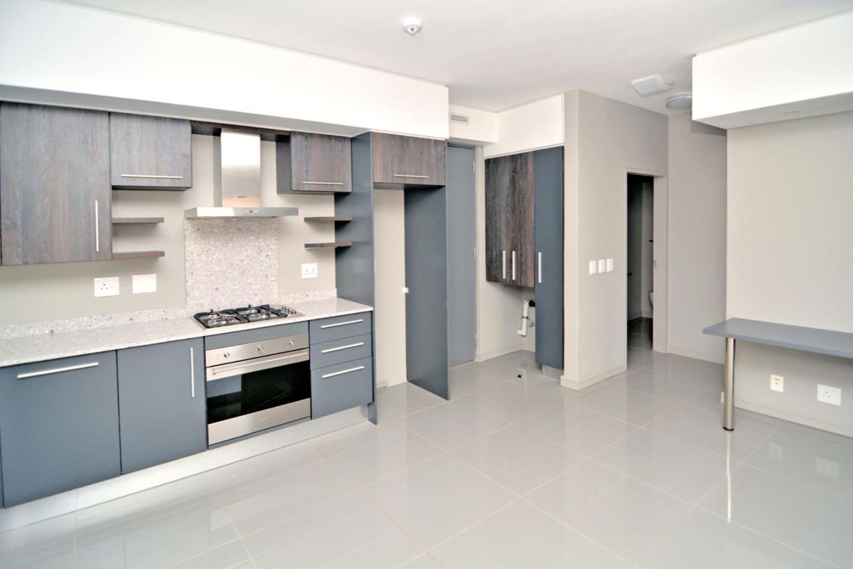 Situated in the Heart of Rosebank 2 Bedroom 2 Bathroom Apartment - Photo 3