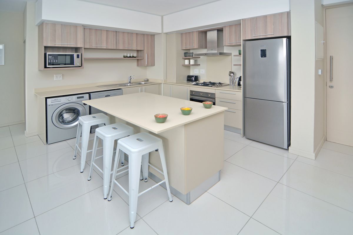 Modern Living 2 Bed 1 Bath Apartment in Rosebank - Photo 3
