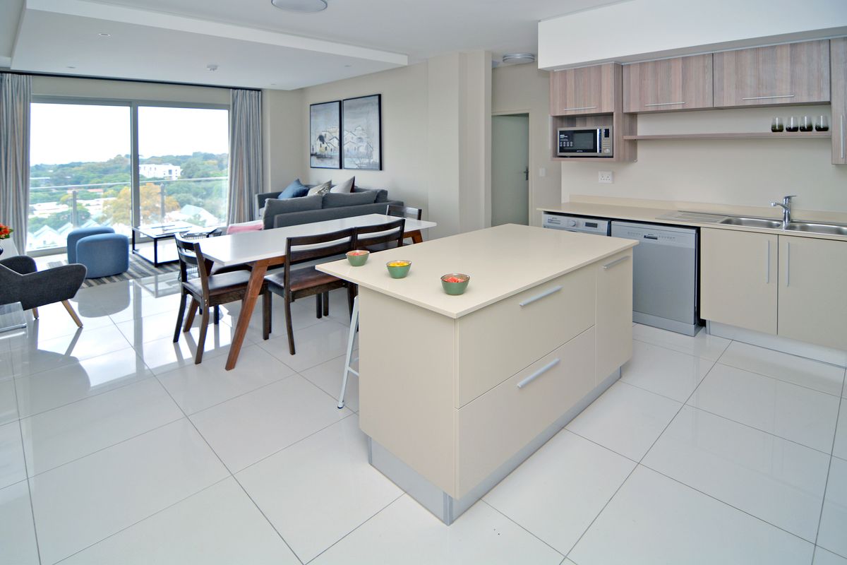 Modern Living 2 Bed 1 Bath Apartment in Rosebank - Photo 2
