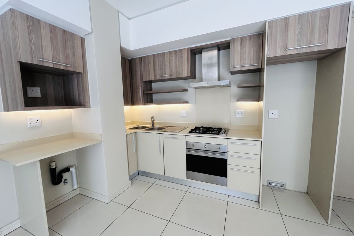 Cosmopolitan Lifestyle - 2 Bedroom 2 Bathroom Apartment - Photo 4