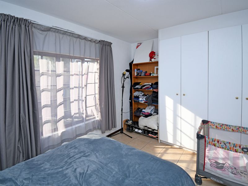 Delightful 2 bed 2 bath ground floor apartment in Lone Hill - Photo 8