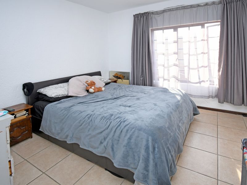 Delightful 2 bed 2 bath ground floor apartment in Lone Hill - Photo 7