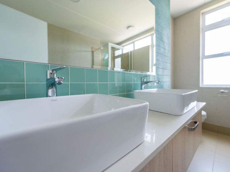 Impressive Investment With Great Returns. 2 Bedroom 2 Bathroom Apartment - Photo 6