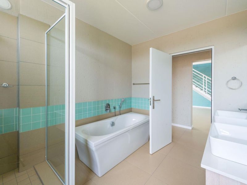 Impressive Investment With Great Returns. 2 Bedroom 2 Bathroom Apartment - Photo 5