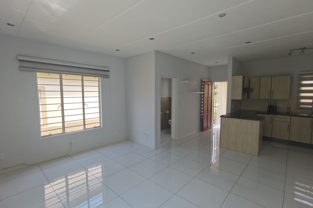 Ground floor 2 bedroom 1.5 bathroom apartment available in at The Wedge in Honeydew - Photo 4