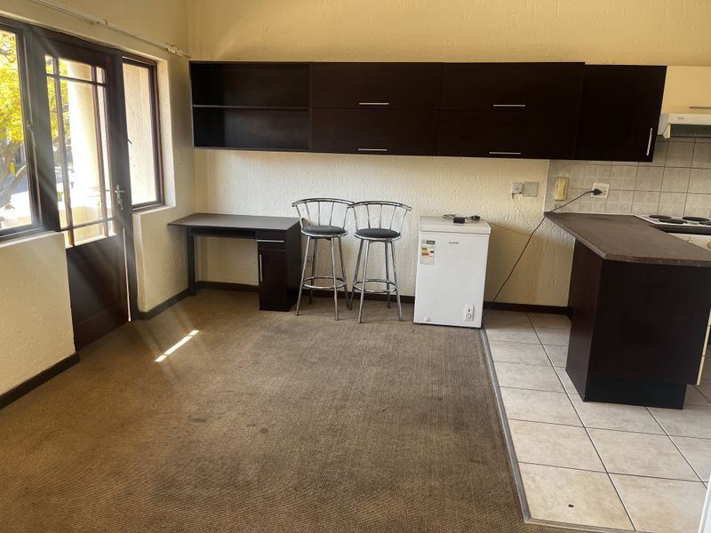 Studio Apartment available in Paulshof - Photo 5