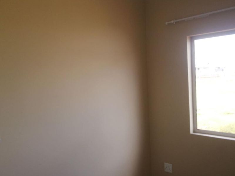 Great starter home or investment property - 3  bedroom 2 bathroom house - Photo 8