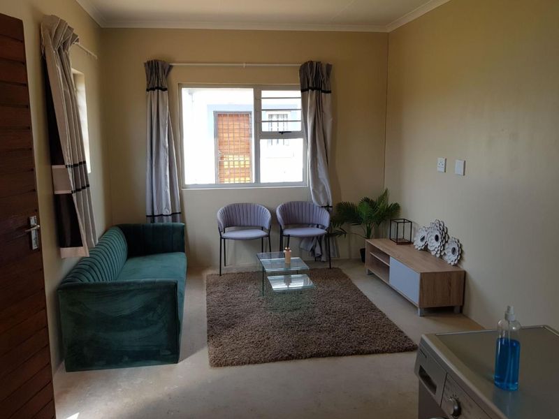 Simple and classic 3 bedroom 1 bathroom house in a great location - Photo 7