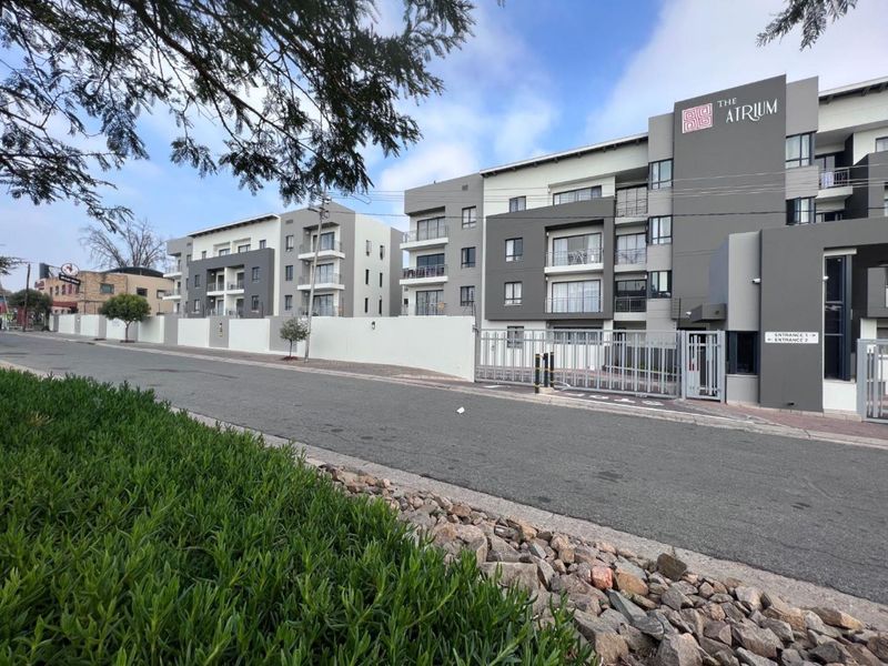 A Delightful 2 Bedroom 2 Bathroom Unit is Available. Great Investment. - Photo 2