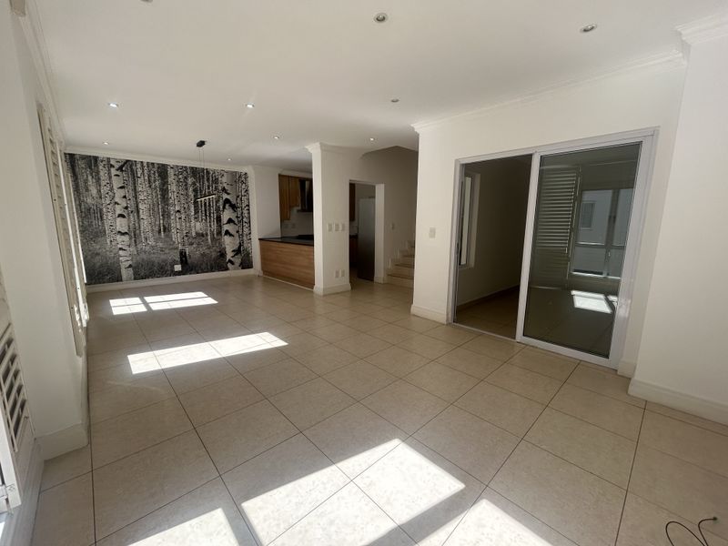 Exquisite, 2 Bedrooms, 2.5 Bathroom Duplex with a Courtyard and 2 Private Garages - Photo 1