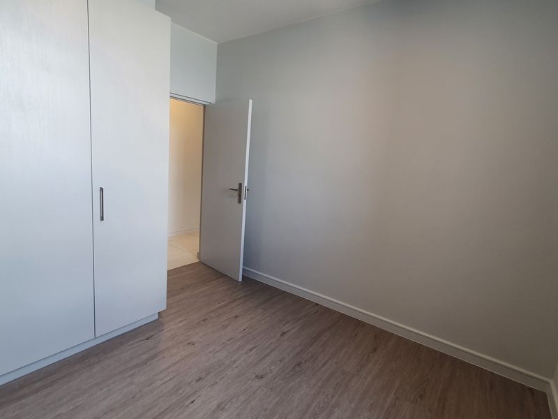 12th floor 2 Bed 2 Bath apartment at The Median in Rosebank - Photo 6