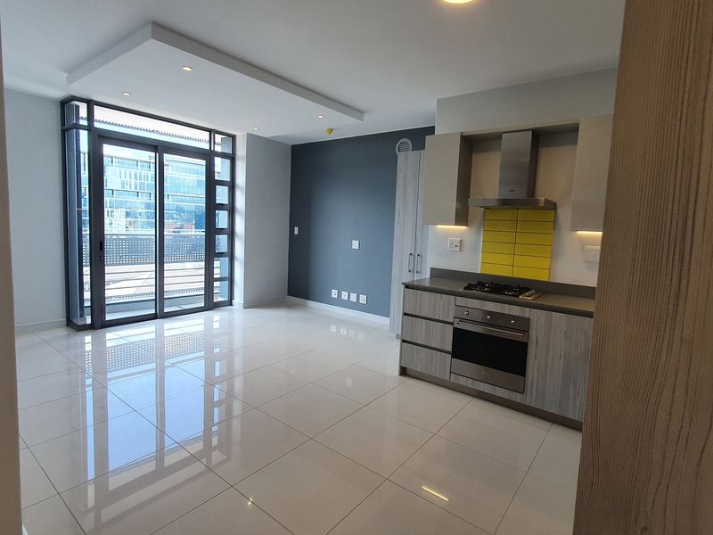 12th floor 2 Bed 2 Bath apartment at The Median in Rosebank - Photo 4