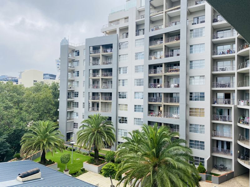 Affordable furnished 2-bedroom, 2 bathroom in Sandton - Photo 1