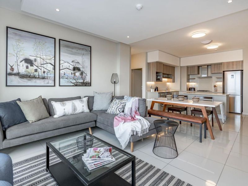 Sophisticated and Elegant 2 Bedroom 2 Bathroom Apartment in Rosebank - Photo 2