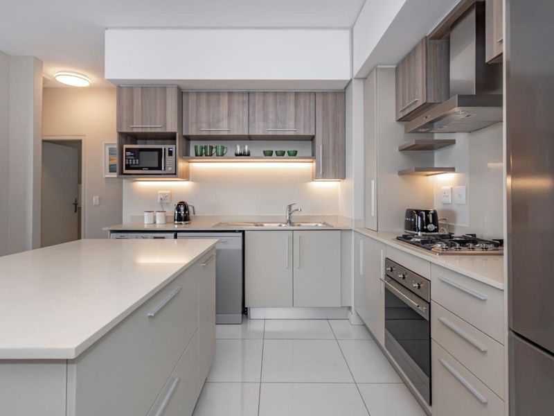 Sophisticated and Elegant 2 Bedroom 2 Bathroom Apartment in Rosebank - Photo 4