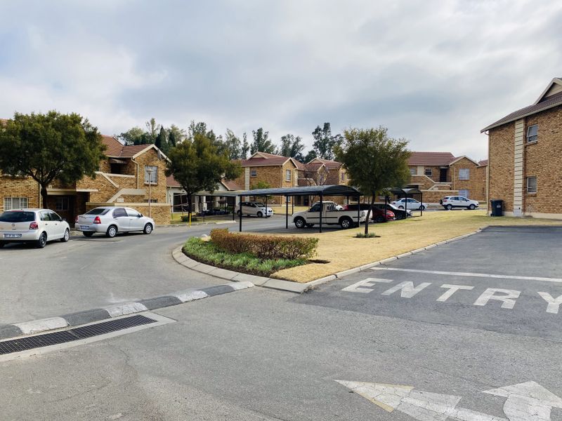 Sunny and spacious ground floor 2 bedroom apartment - Photo 6