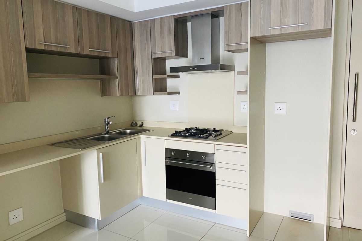 Spacious 2 bedroom 2 bathroom apartment in the heart of Rosebank - Photo 5