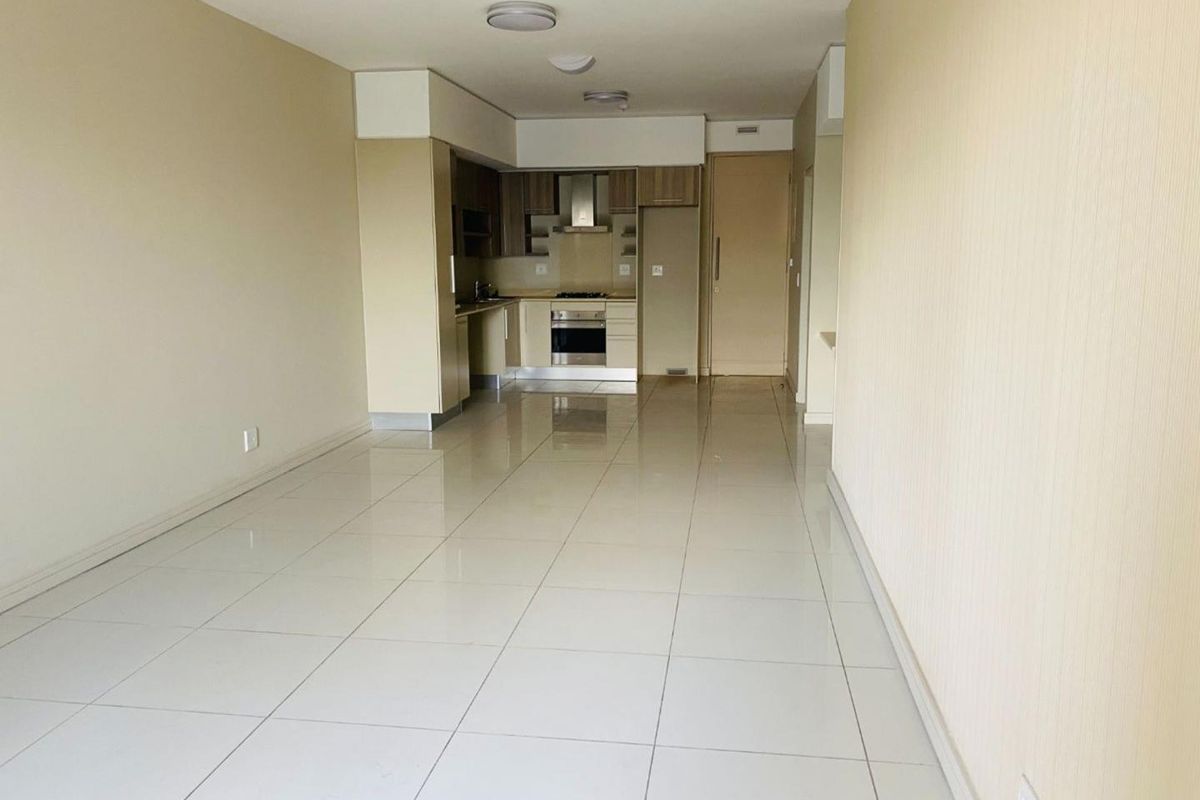 Spacious 2 bedroom 2 bathroom apartment in the heart of Rosebank - Photo 3