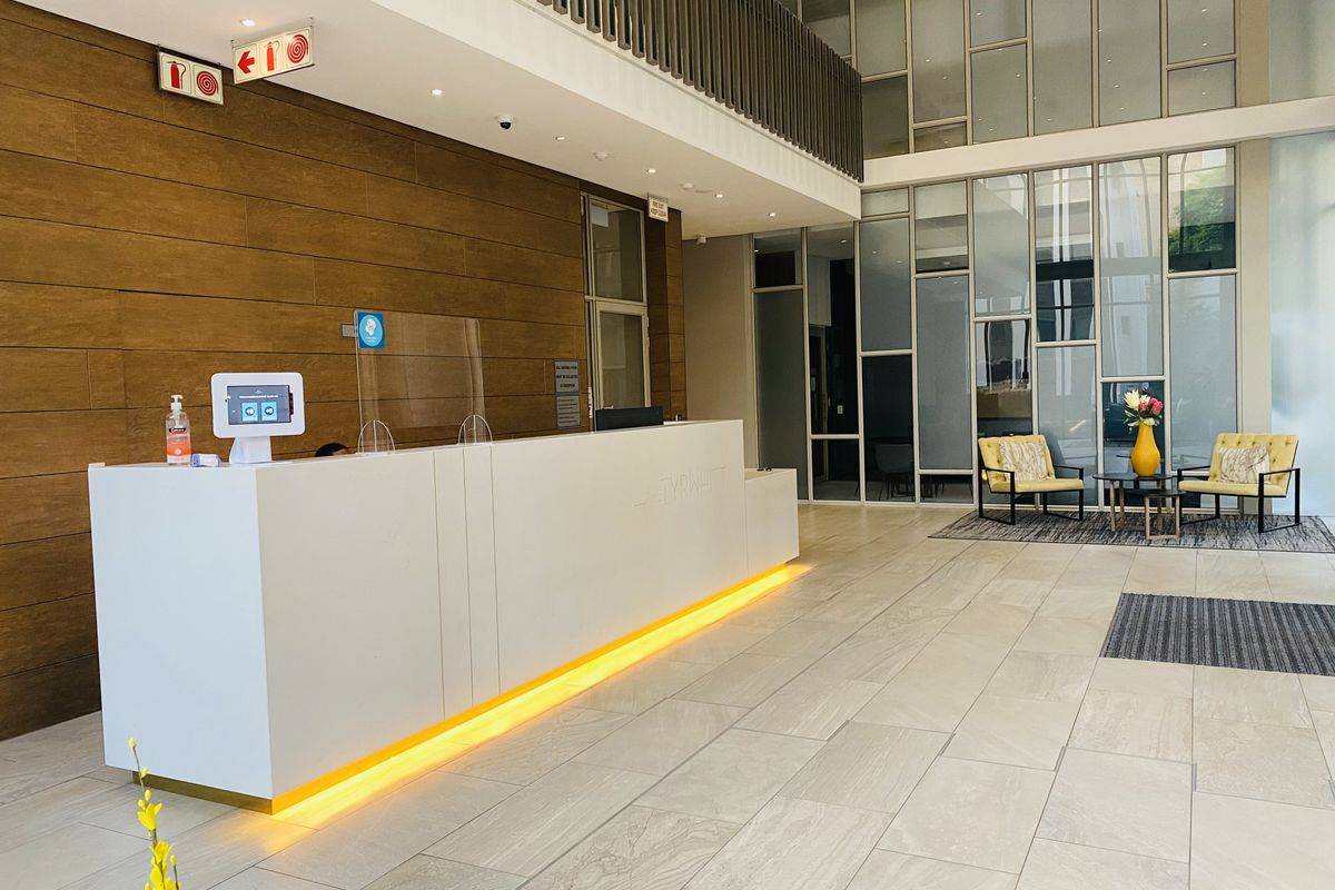 Pet friendly, 107.7 SQMS, 2 Bedrooms, 2 Bathrooms Available with back up services in Rosebank - Photo 5