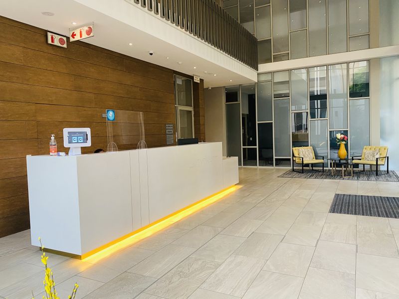 Pet friendly, 107.7 SQMS, 2 Bedrooms, 2 Bathrooms Available with back up services in Rosebank - Photo 5