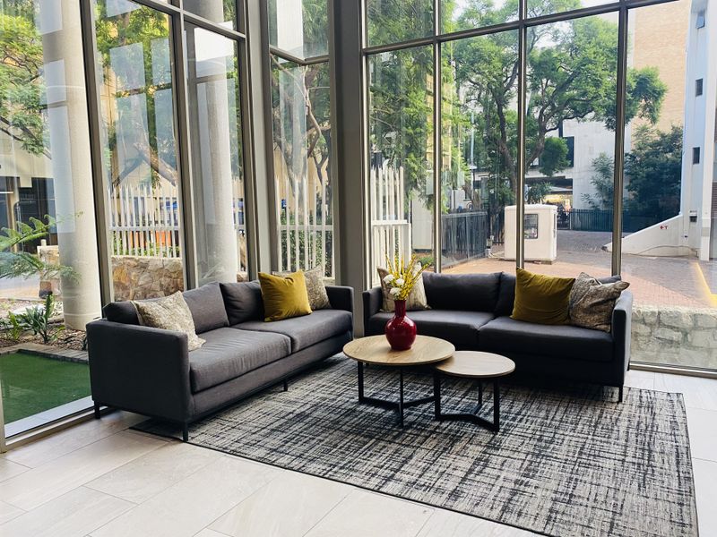 Pet friendly, 107.7 SQMS, 2 Bedrooms, 2 Bathrooms Available with back up services in Rosebank - Photo 4