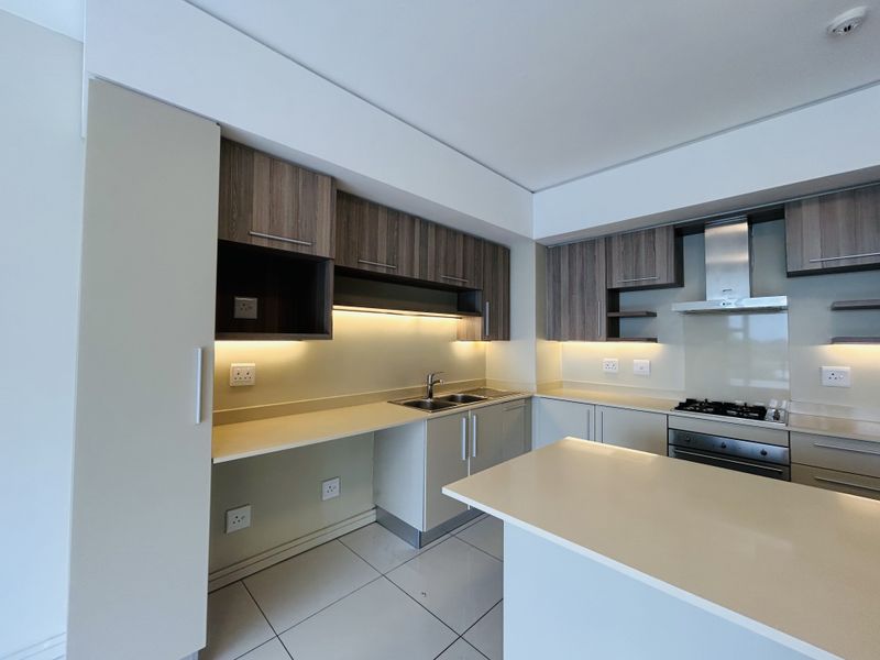 Pet friendly, 107.7 SQMS, 2 Bedrooms, 2 Bathrooms Available with back up services in Rosebank - Photo 10