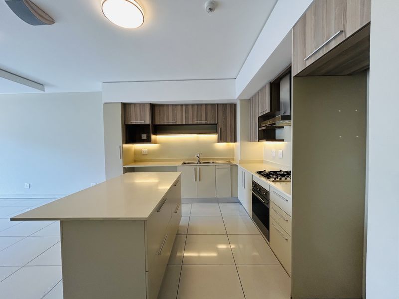 Pet friendly, 107.7 SQMS, 2 Bedrooms, 2 Bathrooms Available with back up services in Rosebank - Photo 8