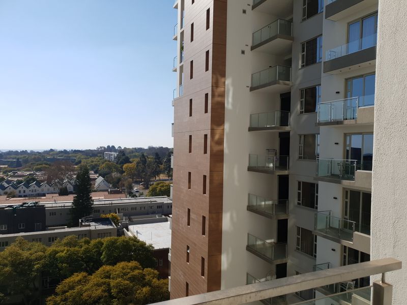 Sophisticated 2 Bed 2 Bath Apartment with a Prestigious Address - Photo 6