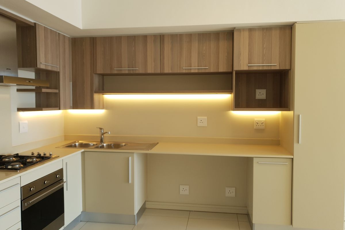 Sophisticated 2 Bed 2 Bath Apartment with a Prestigious Address - Photo 3