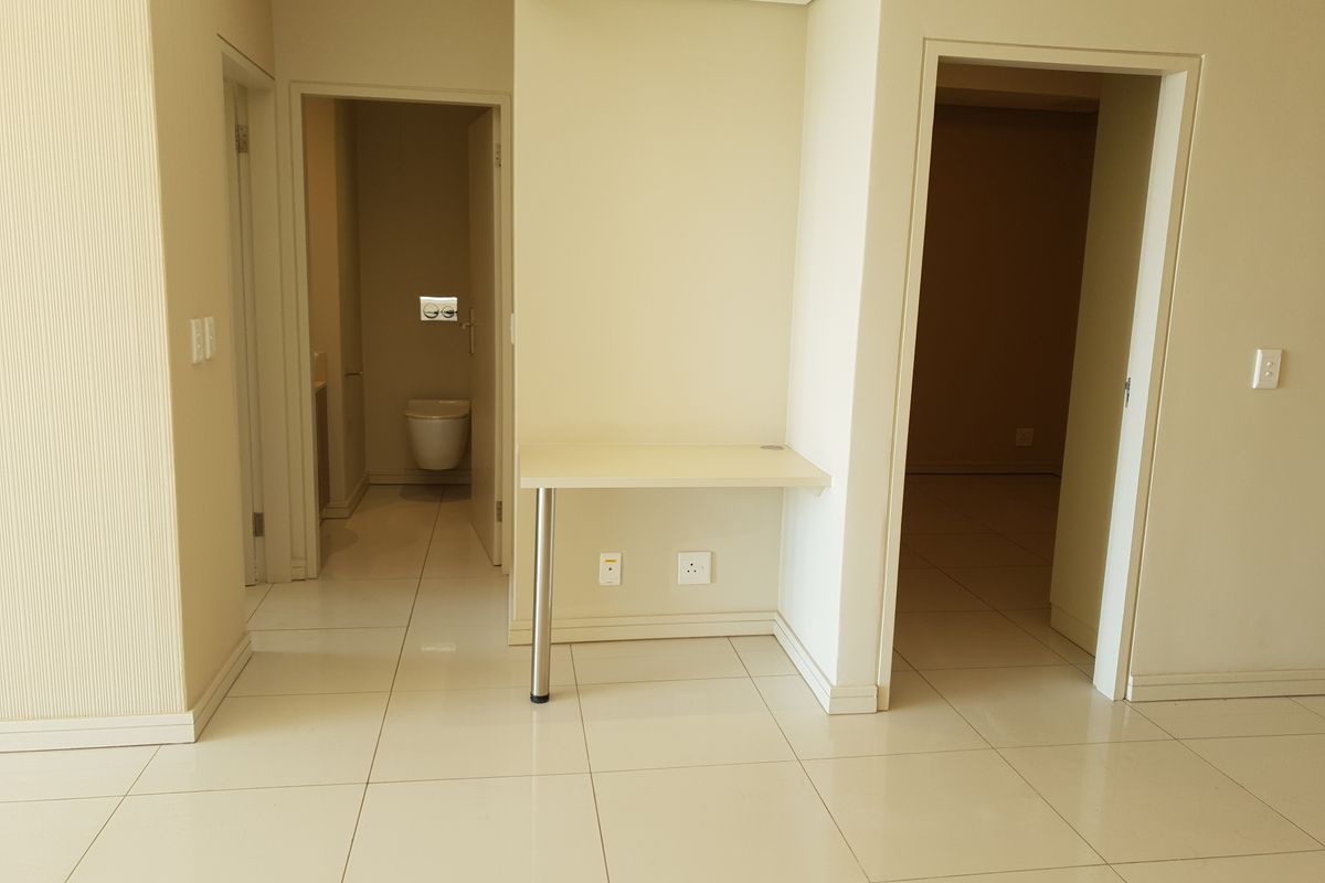 Sophisticated 2 Bed 2 Bath Apartment with a Prestigious Address - Photo 4