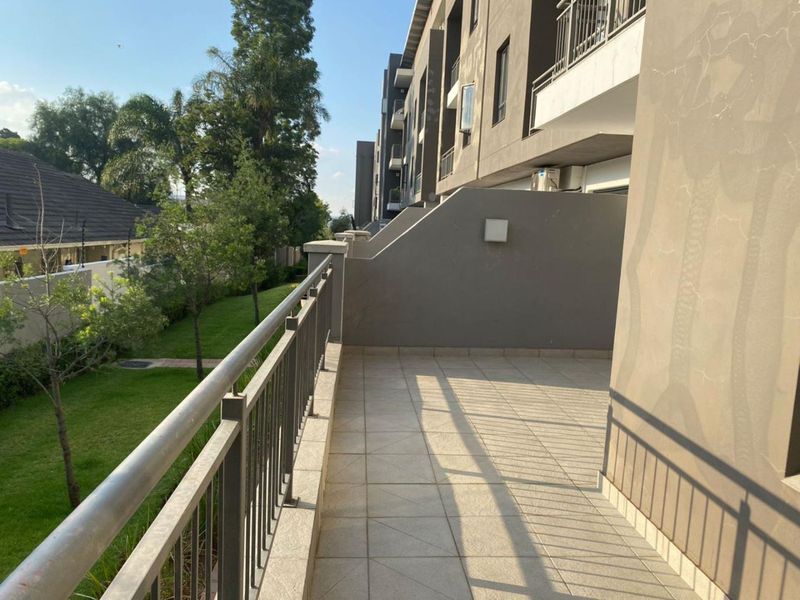 Unfurnished Contemporary, Spacious Ground Floor 2 bedroom 2 bathroom apartment at The Atrium Rivonia - Photo 9