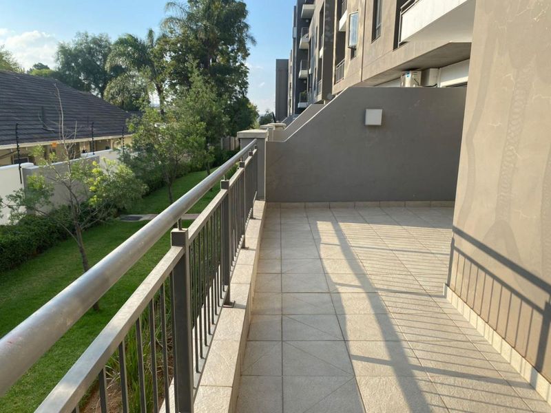 Unfurnished Contemporary, Spacious Ground Floor 2 bedroom 2 bathroom apartment at The Atrium Rivonia - Photo 10