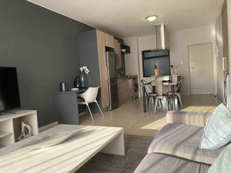 Unfurnished Contemporary, Spacious Ground Floor 2 bedroom 2 bathroom apartment at The Atrium Rivonia - Photo 2